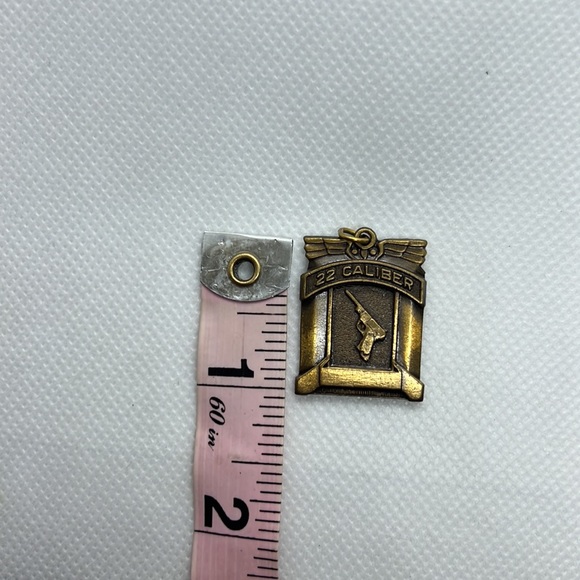 22 CALIBER PENDANT ANTIQUE BRASE TONE VINTAGE - Picture 10 of 10